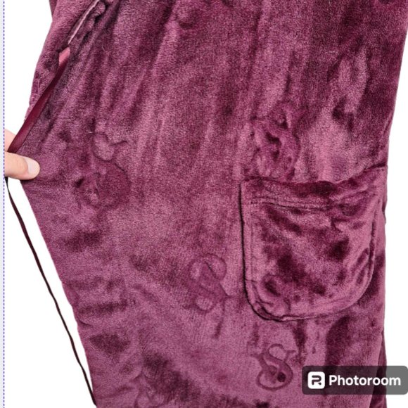 Victoria's Secret Monogramed House Coat in Burgundy Size Med/Large - Picture 4 of 12